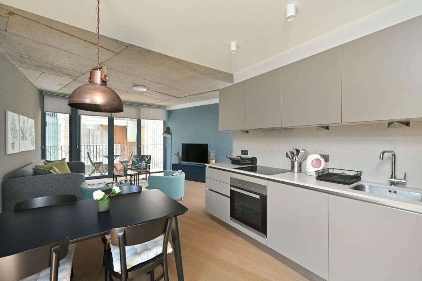 Modern Bright Newly Designed 2bed2bath Home! #216 Appartamento *